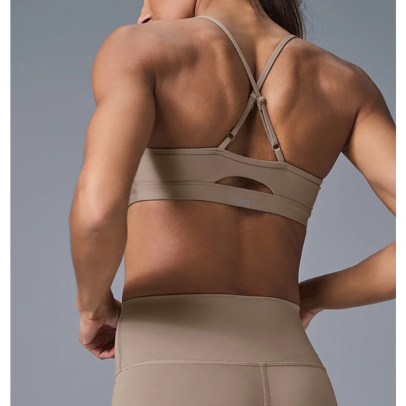 Alo Yoga Airlift Intrigue Bra - Picture 2 of 4